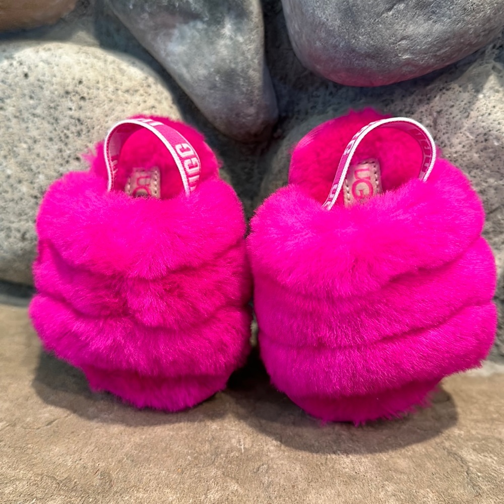 Ugg baby girl slippers US 2-3